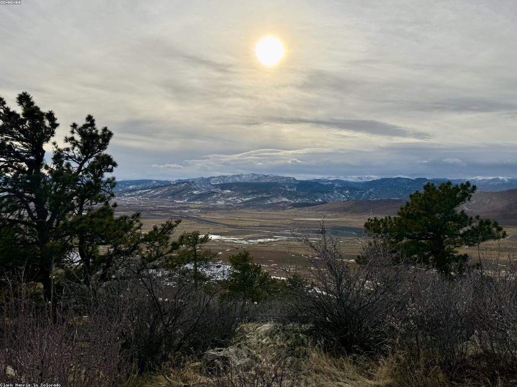 ស្លាបព្រិលល្បែង: សំណេះសំណាលក្នុងមុខម៉ាស៊ីនកំដៅ