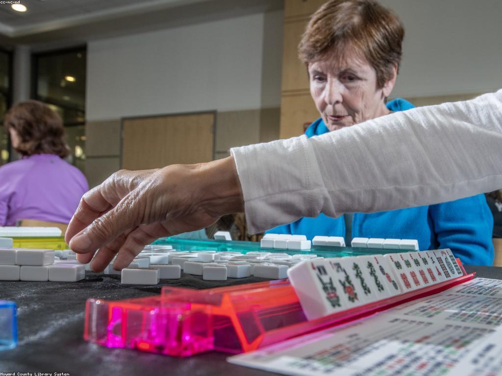 ការណែនាំល្បែង: ពិភាក្សាពីការលេង និងការបង្ហាញផលិតផលថ្មី