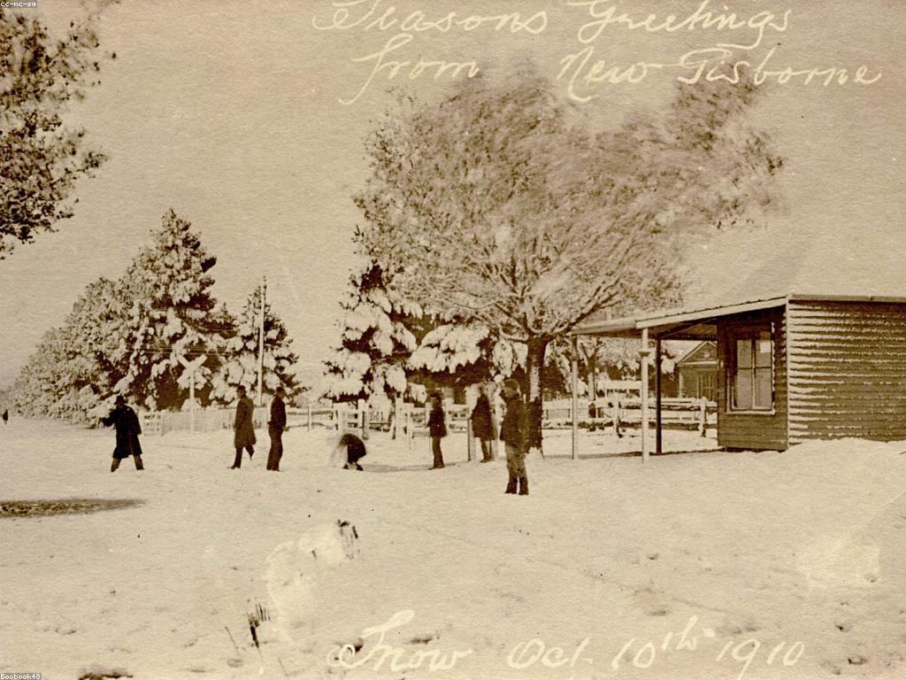 ស្លាបព្រិលល្បែង: សំណេះសំណាលក្នុងមុខម៉ាស៊ីនកំដៅ